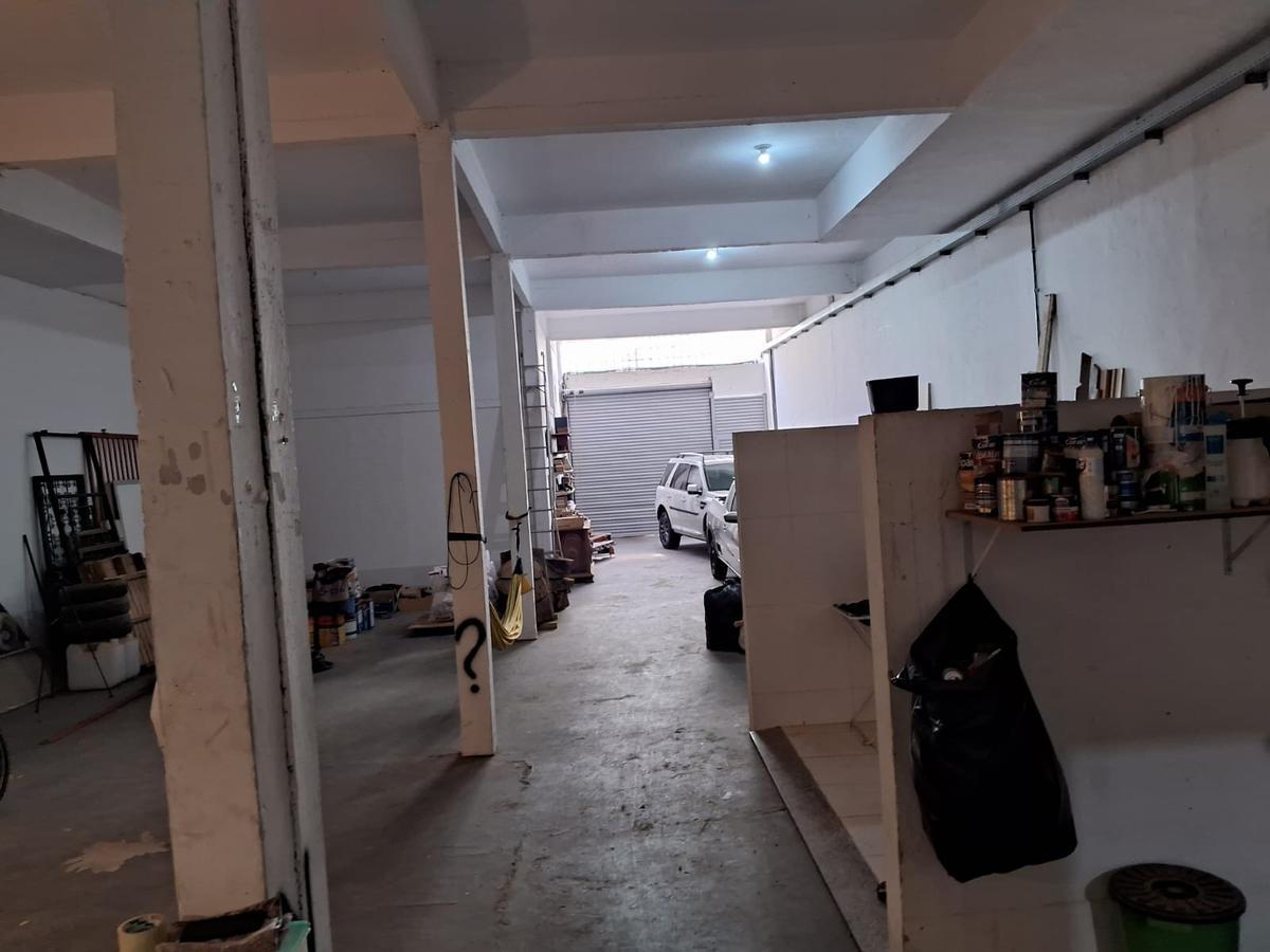 Galpão, Carlos Prates, 0 Quarto, 8 Vagas