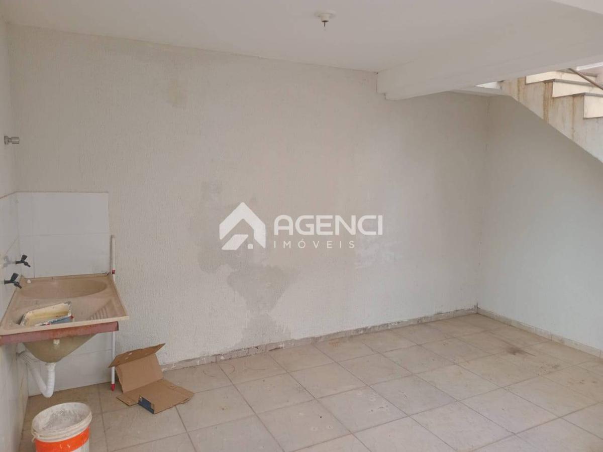 Casa, Cabral, 3 Quartos, 0 Vaga, 0 Suíte