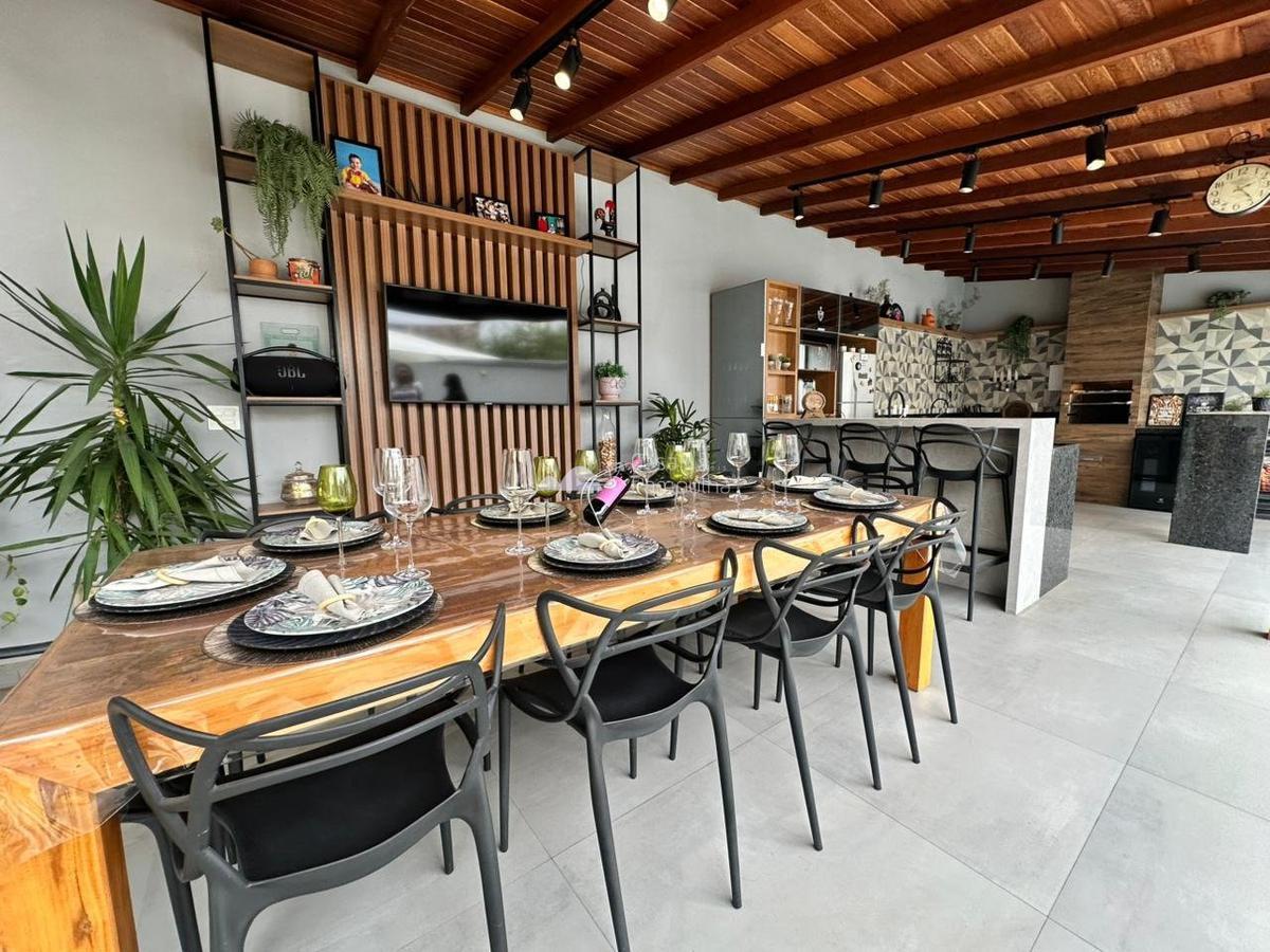 Casa, Planalto, 4 Quartos, 2 Vagas, 3 Suítes