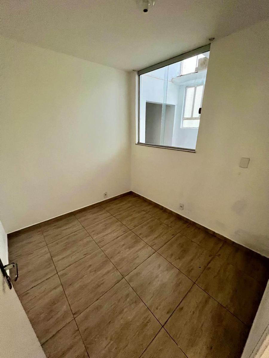 Sala, Centro, 2 Quartos, 0 Vaga, 1 Suíte