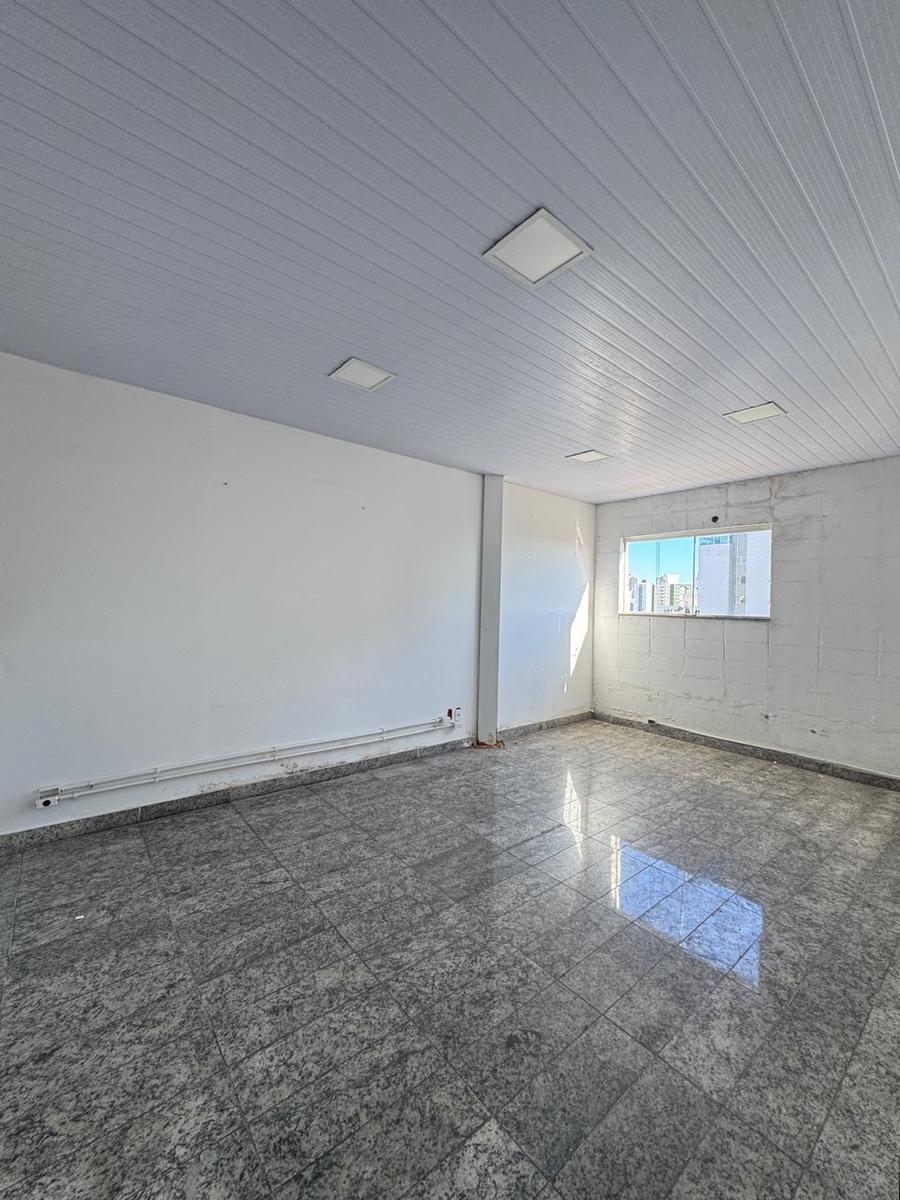 Andar, Estoril, 0 Quarto, 2 Vagas