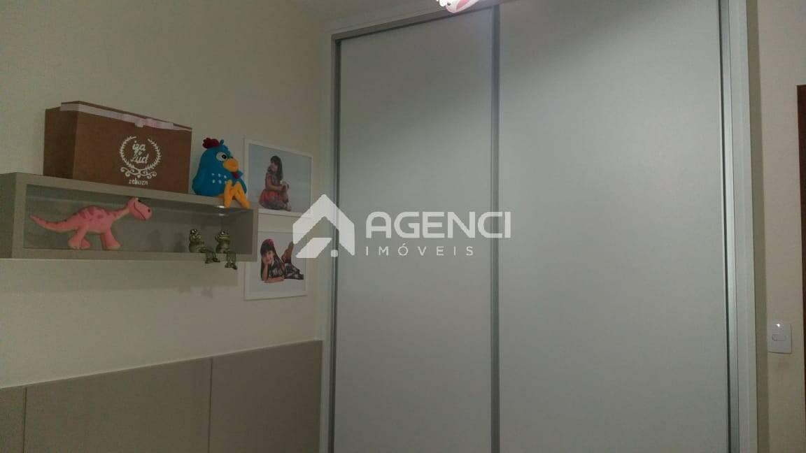 Casa, Camargos, 4 Quartos, 0 Vaga, 2 Suítes