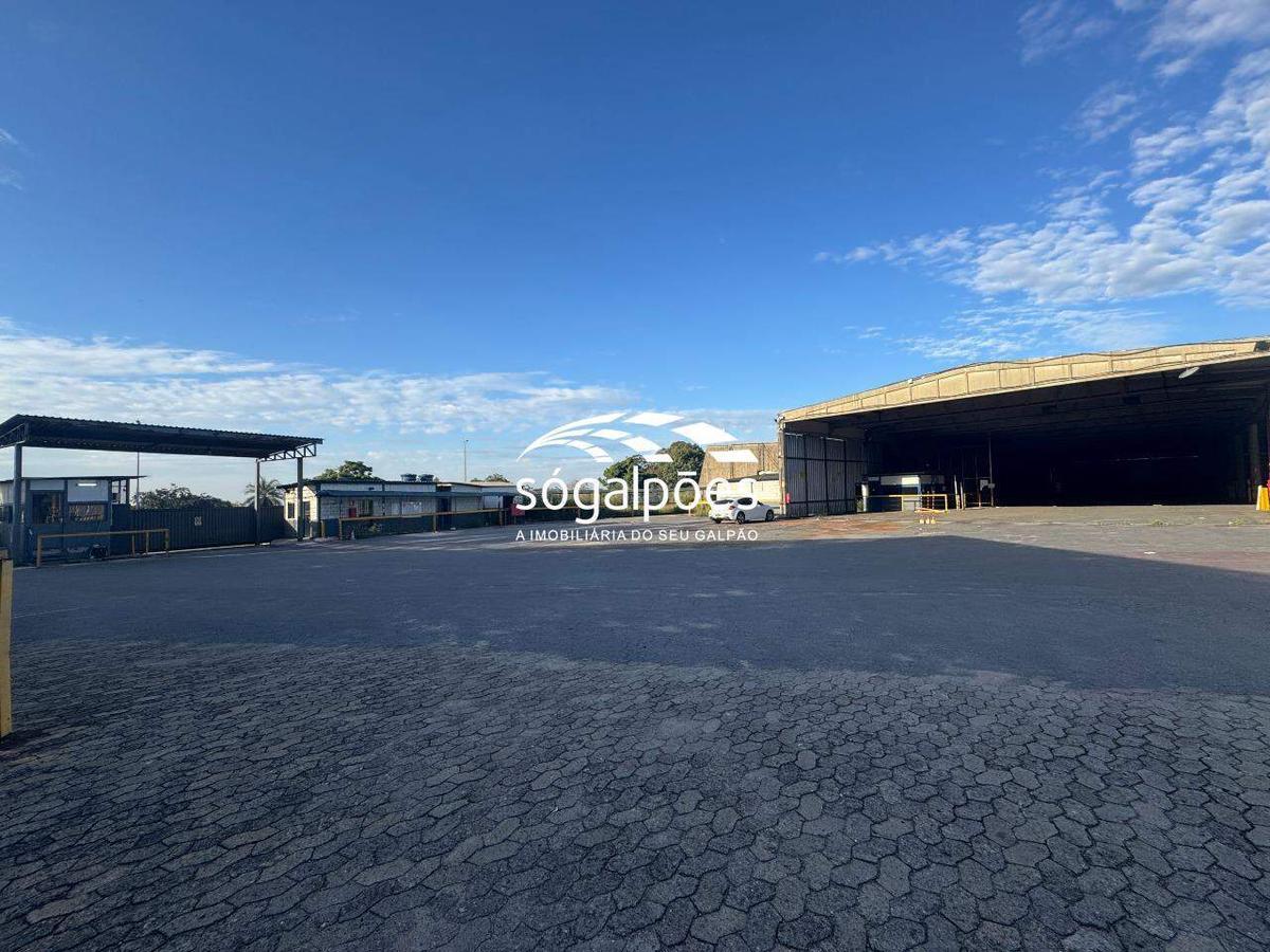 Galpão, Califórnia, 60 Vagas