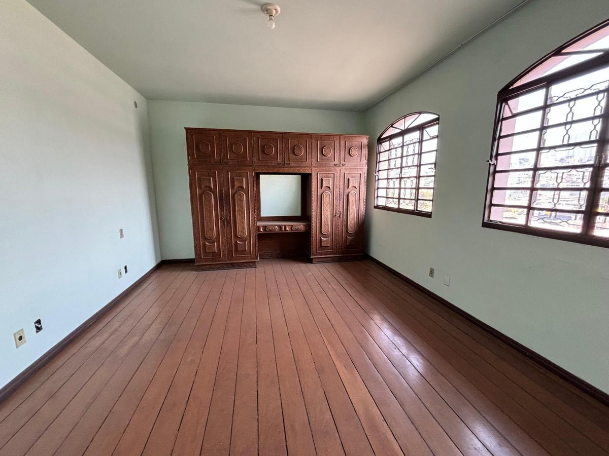Casa, Carlos Prates, 6 Quartos, 2 Vagas
