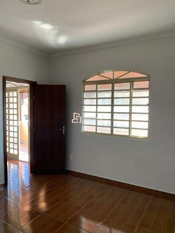 Casa, Das Industrias I (barreiro), 3 Quartos, 1 Vaga, 1 Suíte