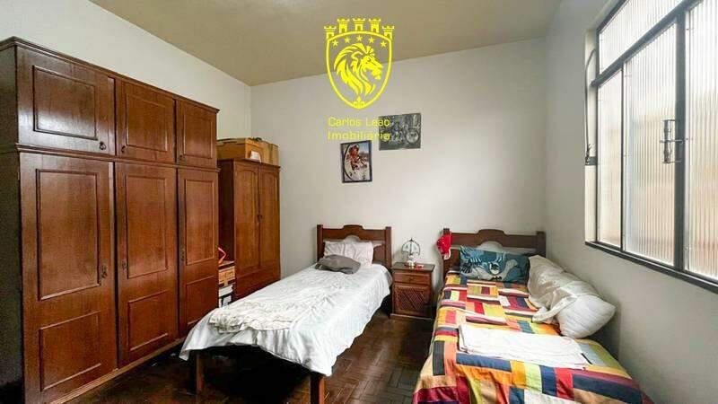 Casa, Santa Terezinha, 4 Quartos, 5 Vagas, 1 Suíte