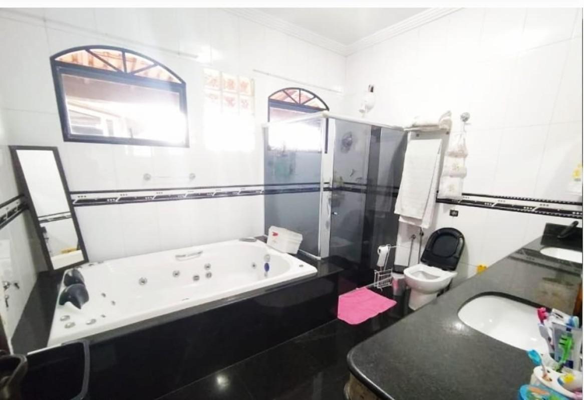 Casa, São Geraldo, 6 Quartos, 5 Vagas, 2 Suítes