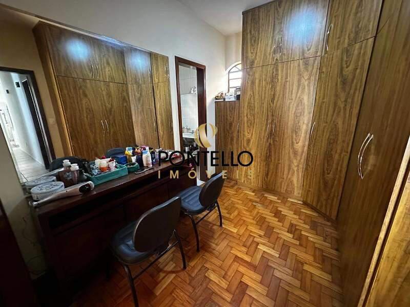 Casa, Nova Granada, 5 Quartos, 6 Vagas, 1 Suíte