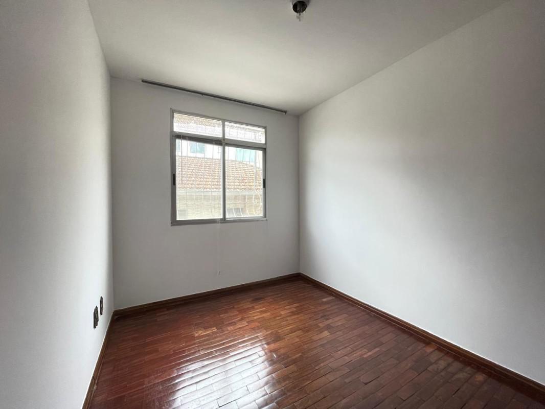 Apartamento, Sagrada Família, 2 Quartos, 1 Vaga