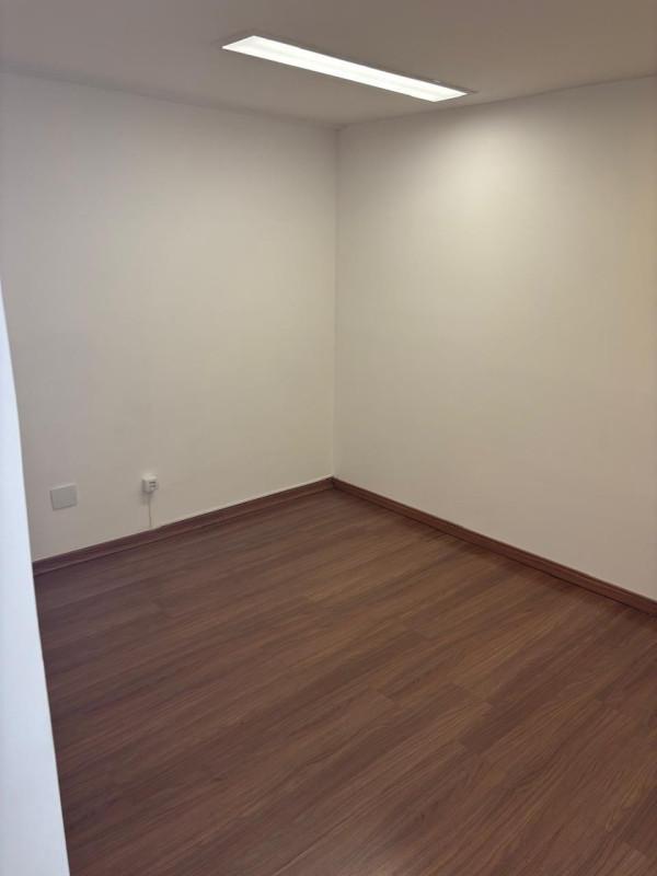Sala, Barro Preto, 0 Quarto, 5 Vagas