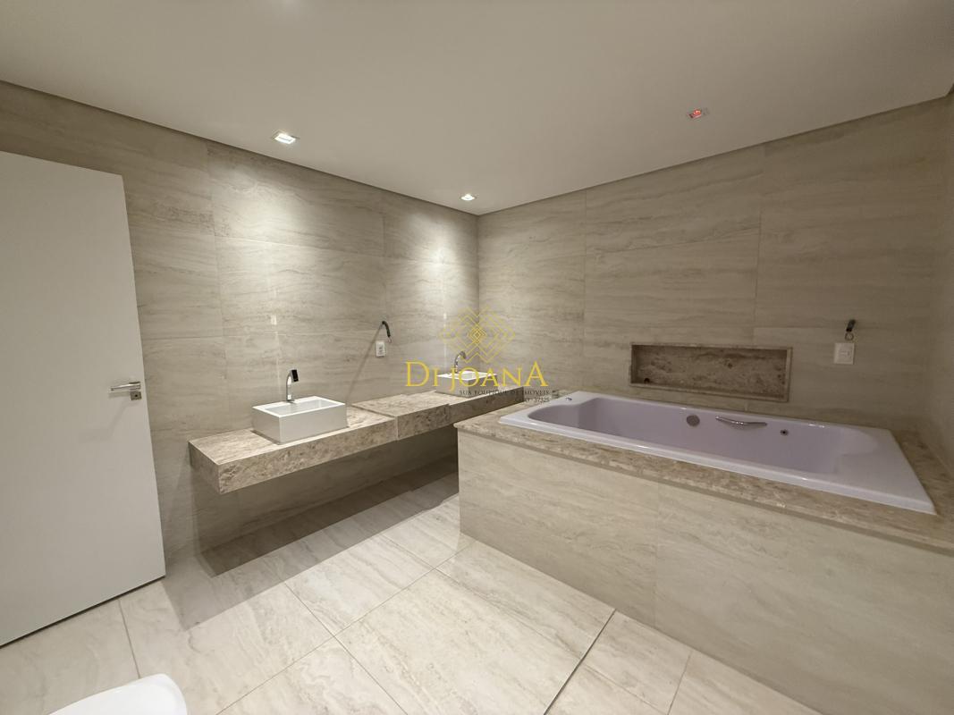 Apartamento, Centro, 4 Quartos, 3 Vagas, 4 Suítes