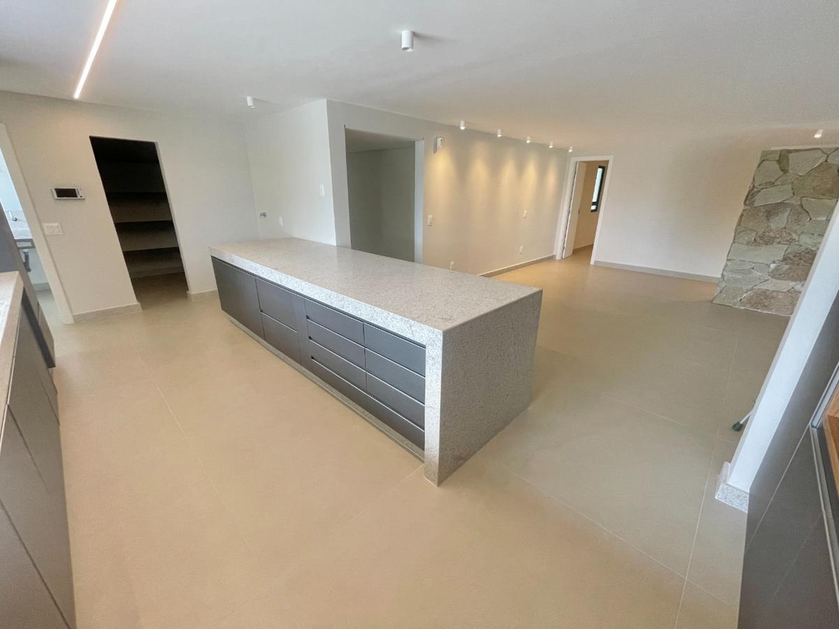 Casa, Bandeirantes (pampulha), 4 Quartos, 10 Vagas, 4 Suítes