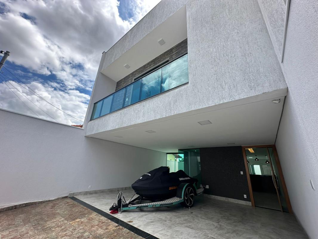Casa, Espírito Santo, 3 Quartos, 4 Vagas, 1 Suíte