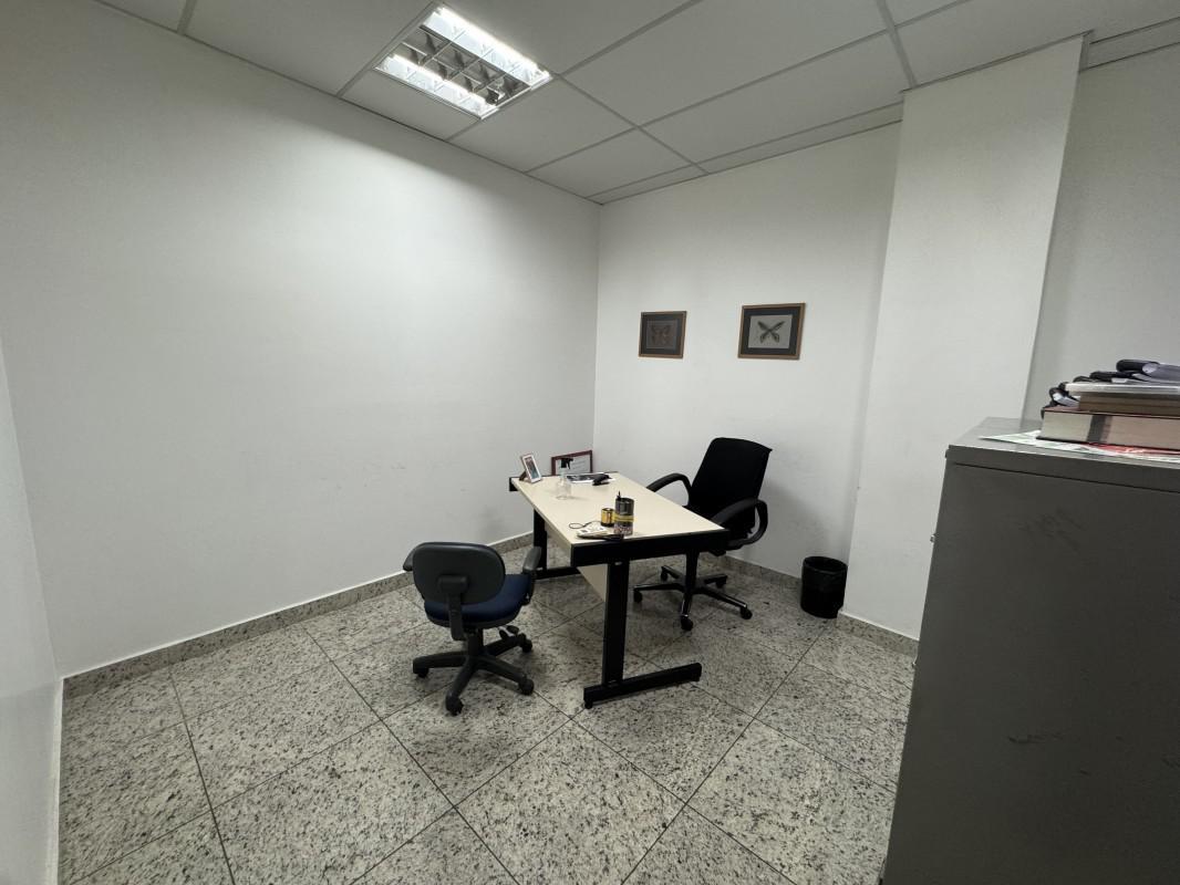 Andar, Centro, 0 Quarto, 5 Vagas