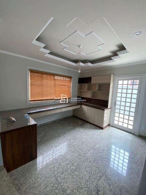 Casa, Barreiro, 3 Quartos, 4 Vagas, 1 Suíte