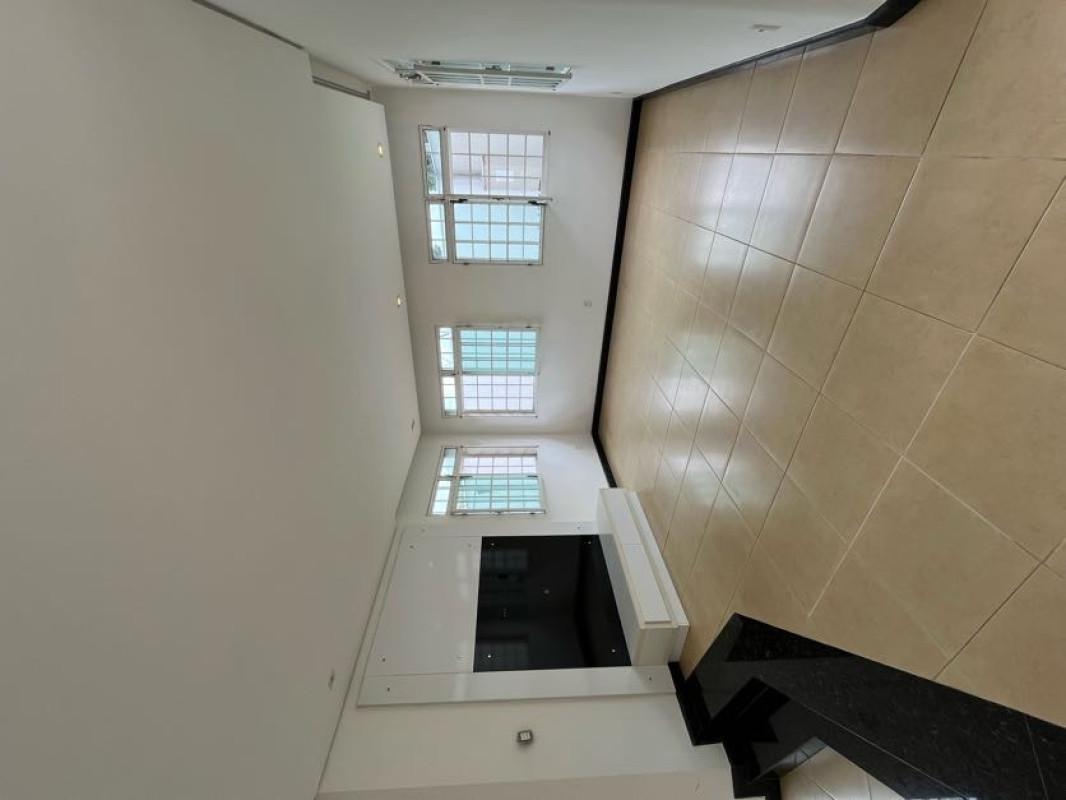 Casa, Centro, 3 Quartos, 0 Vaga, 1 Suíte