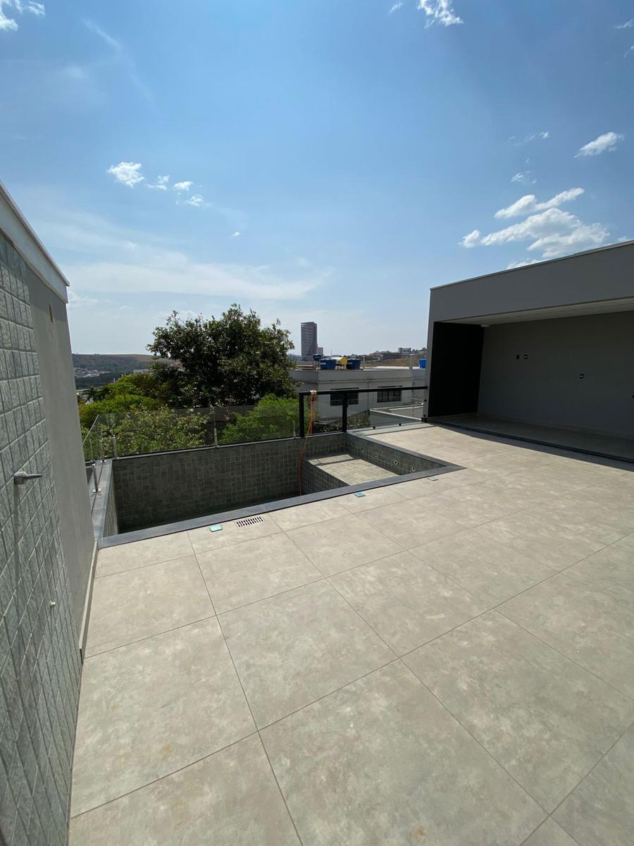 Casa, Santa Luiza, 4 Quartos, 6 Vagas, 2 Suítes