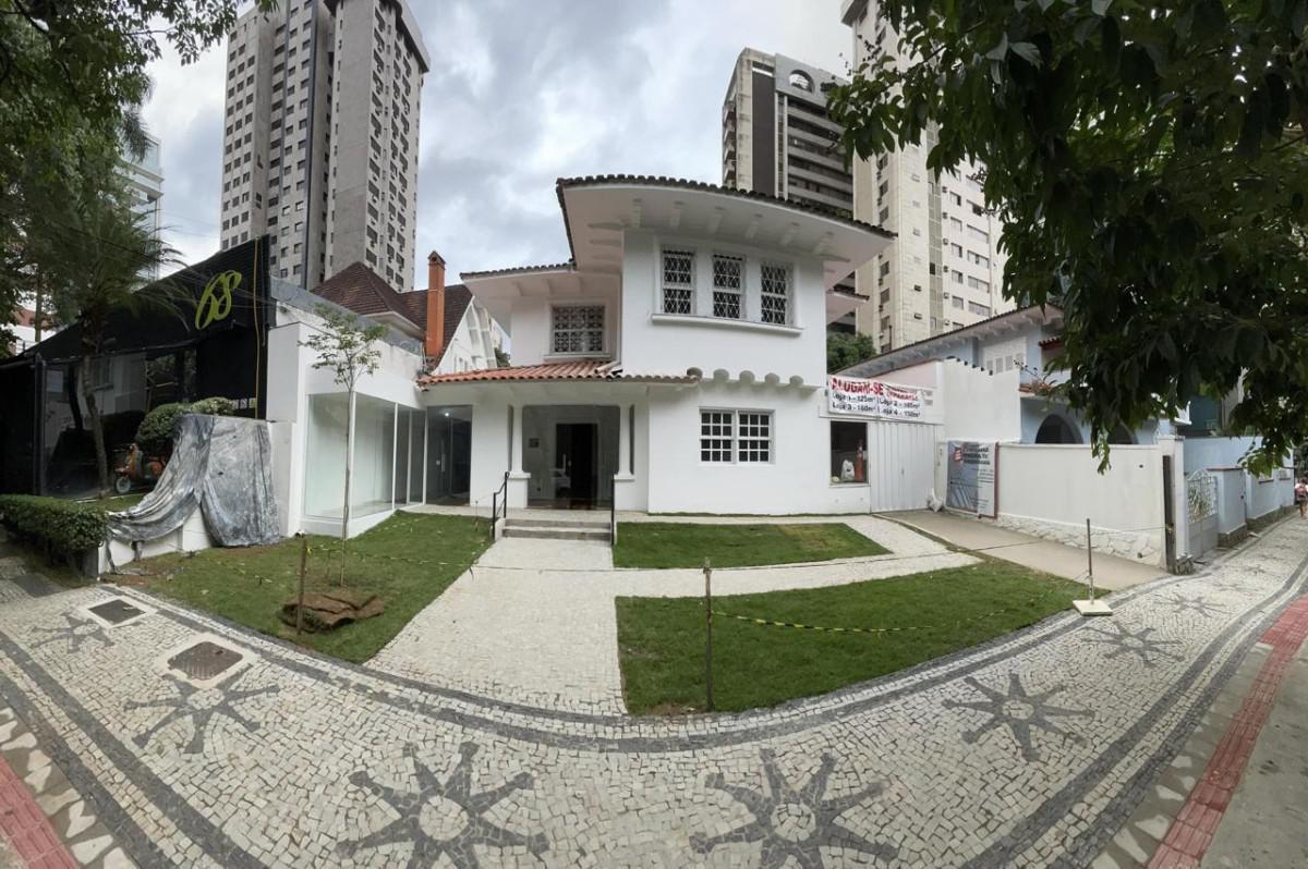 Casa, Lourdes, 5 Quartos, 0 Vaga, 1 Suíte