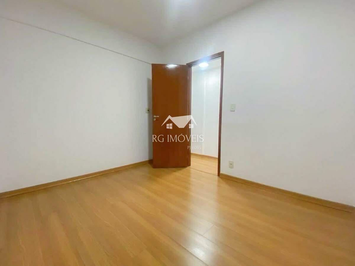 Apartamento, Barreiro, 3 Quartos, 2 Vagas, 1 Suíte