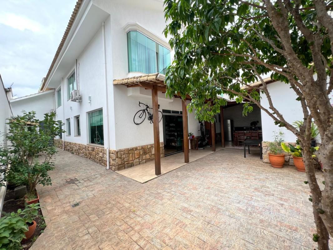 Casa, Castelo, 4 Quartos, 4 Vagas, 1 Suíte