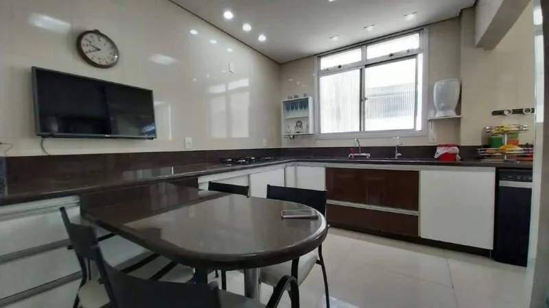 Cobertura, Estoril, 3 Quartos, 2 Vagas, 1 Suíte