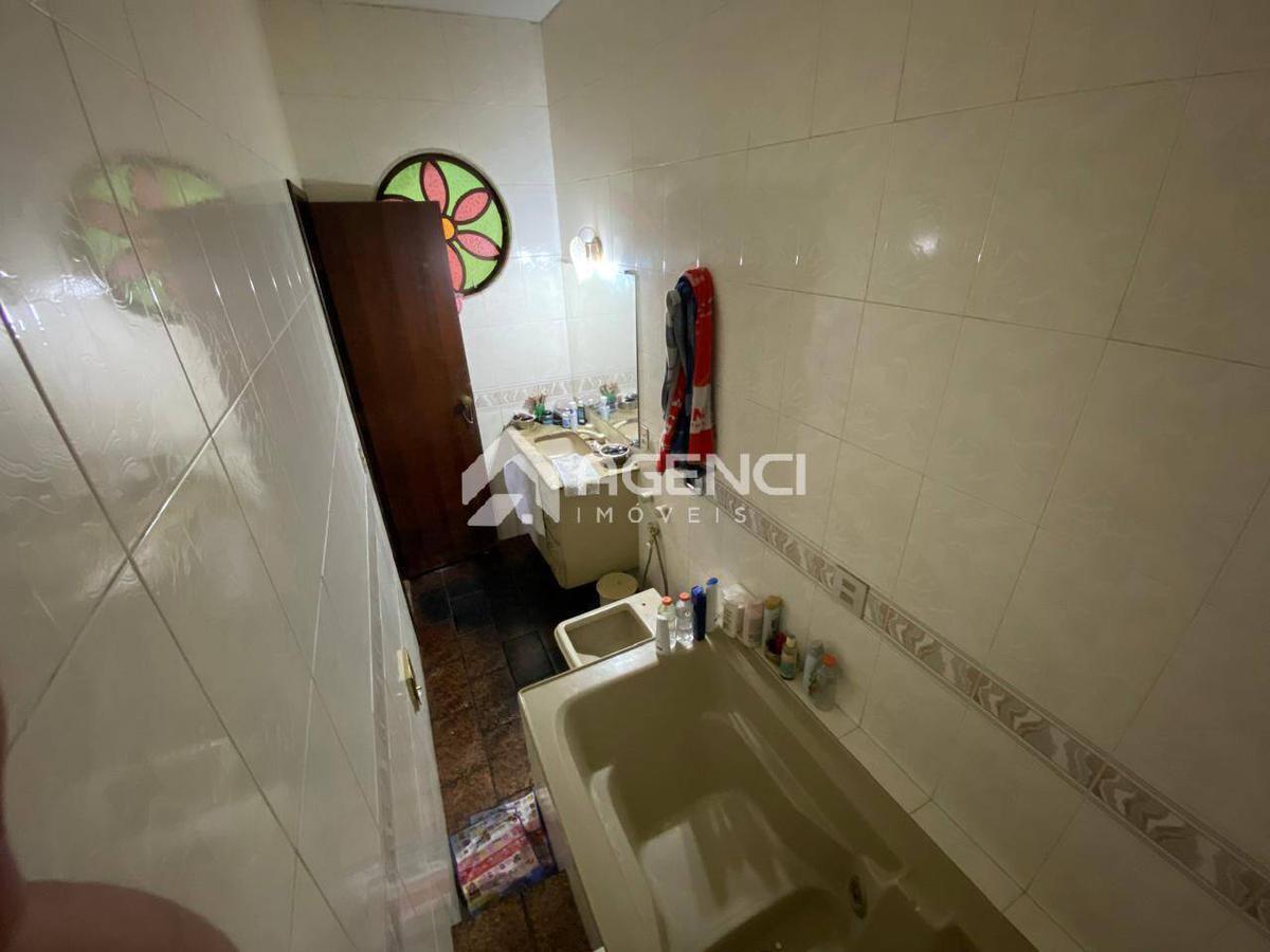 Casa, Camargos, 3 Quartos, 0 Vaga, 1 Suíte