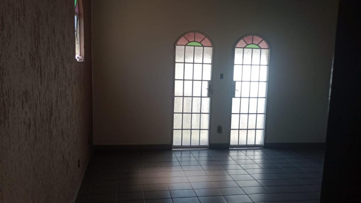 Casa, Santa Cruz, 3 Quartos, 4 Vagas, 1 Suíte