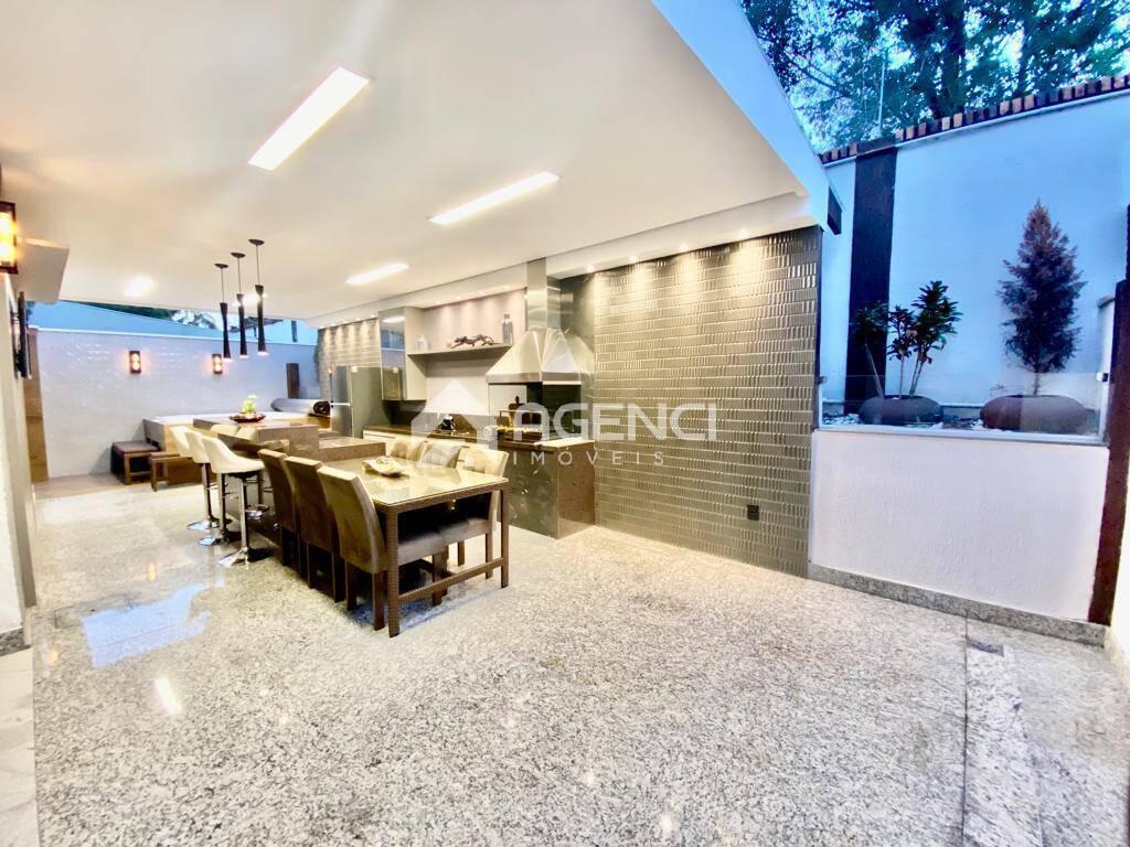 Casa, Trevo, 4 Quartos, 0 Vaga, 3 Suítes