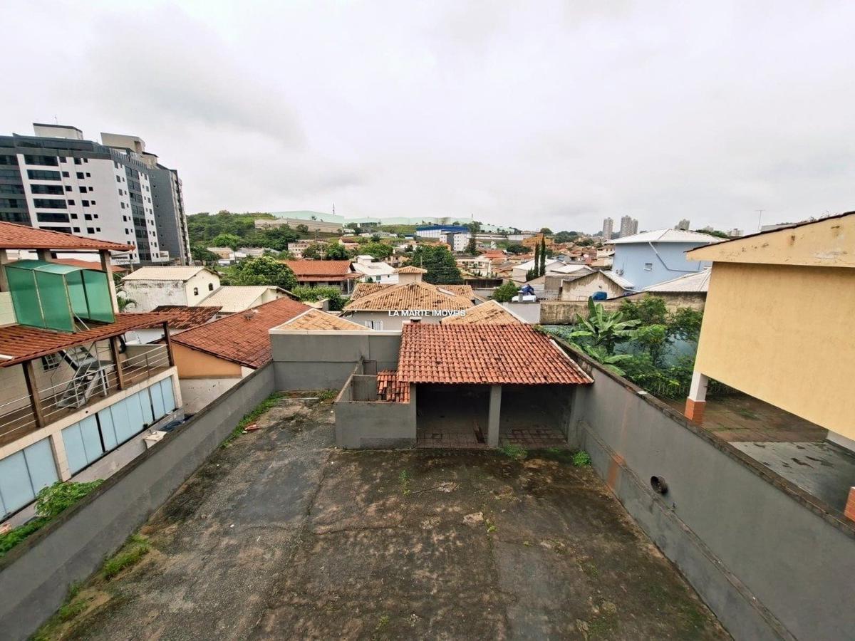 Casa, Jardim Riacho das Pedras, 3 Quartos, 8 Vagas, 1 Suíte