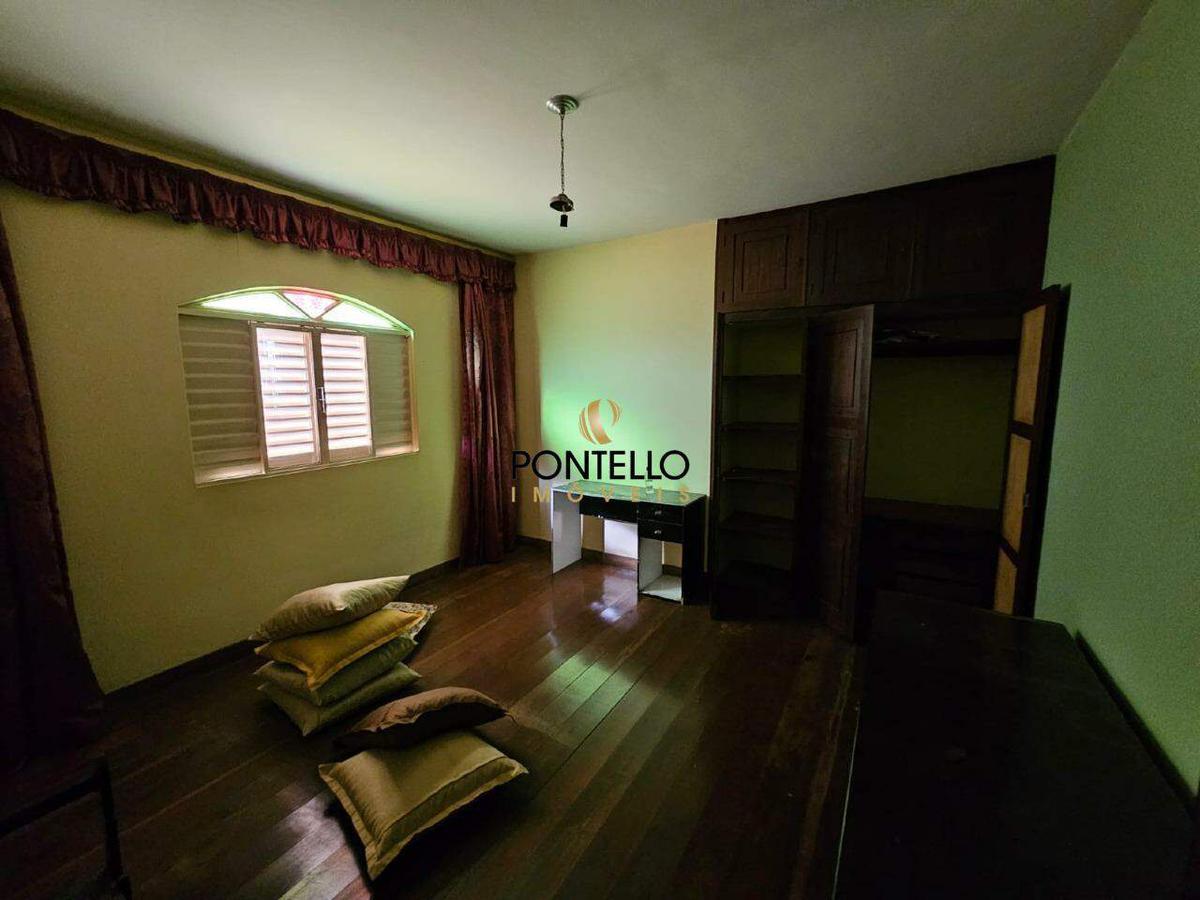 Casa, Jardim Europa, 4 Quartos, 3 Vagas, 1 Suíte