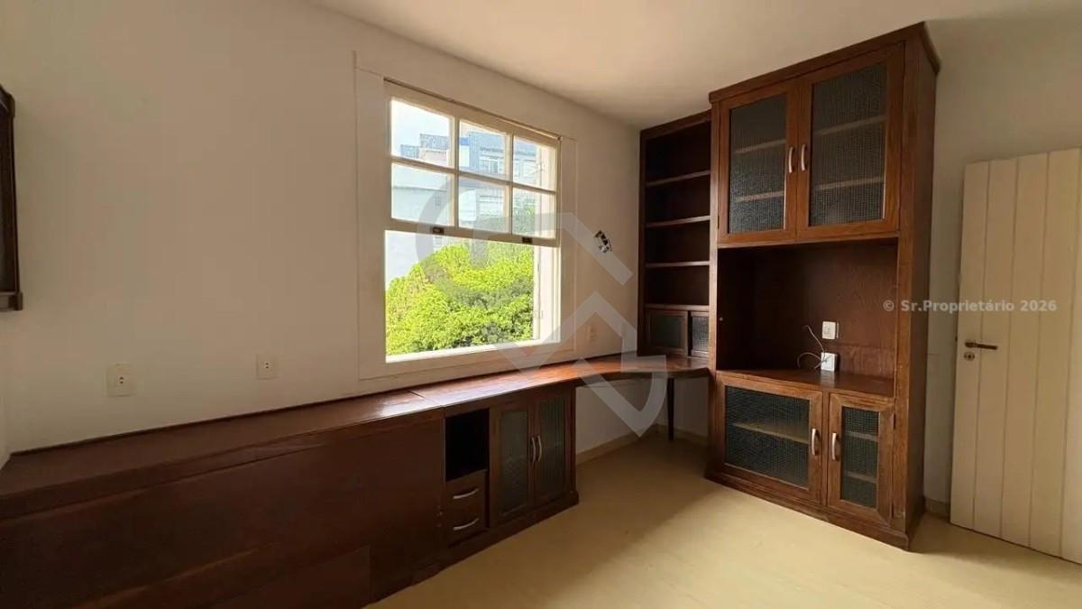 Casa, Vila Paris, 4 Quartos, 4 Vagas, 2 Suítes