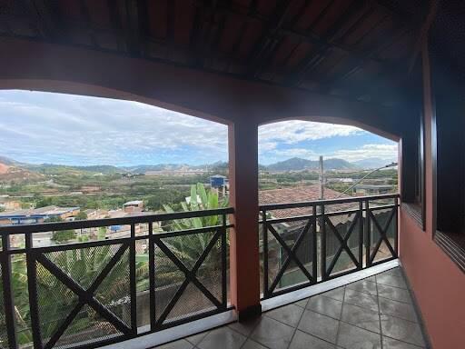 Casa, Centro, 3 Quartos, 2 Vagas, 1 Suíte