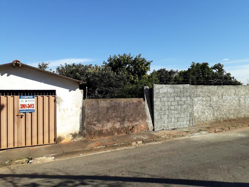 Lote, Centro, 0 Quarto, 0 Vaga