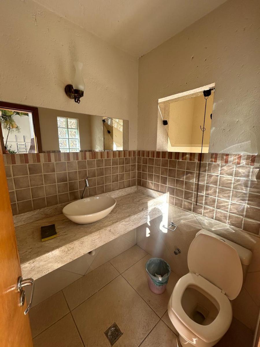 Casa, Castelo, 4 Quartos, 2 Vagas, 1 Suíte