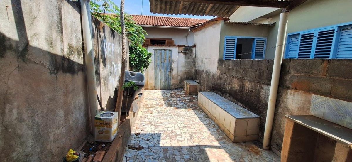 Casa, Centro, 5 Quartos, 0 Vaga, 1 Suíte