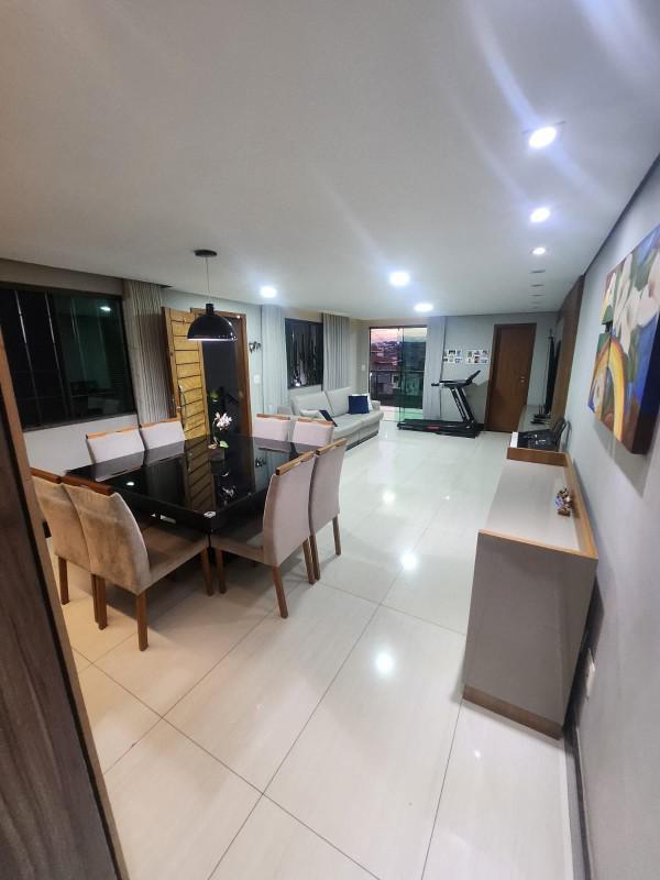 Casa, Cabral, 3 Quartos, 4 Vagas, 1 Suíte