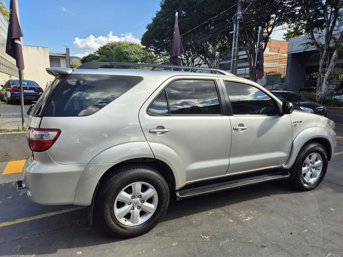 Toyota Hilux Sw4 Srv D4-d 4x4 3.0 Tdi Dies. Aut