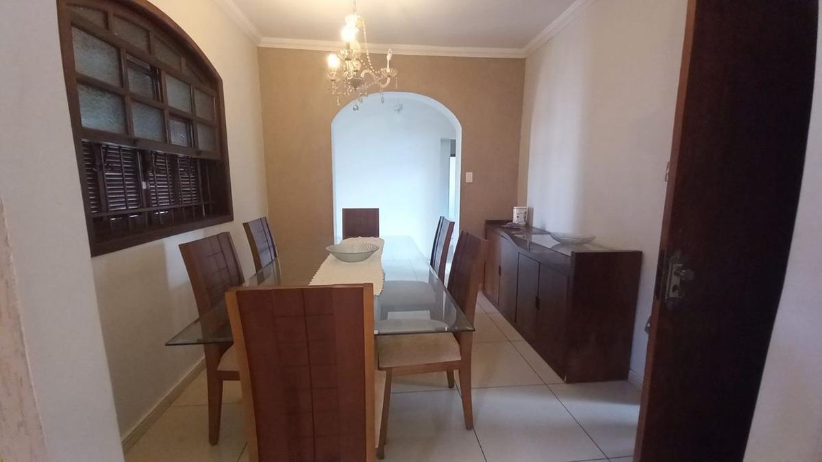 Casa, Cachoeirinha, 5 Quartos, 3 Vagas, 1 Suíte