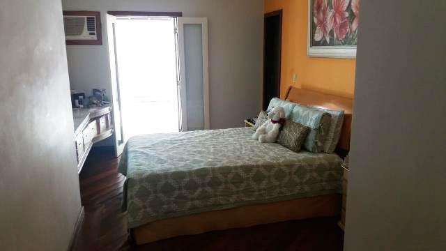 Casa, Castelo, 3 Quartos, 4 Vagas, 1 Suíte