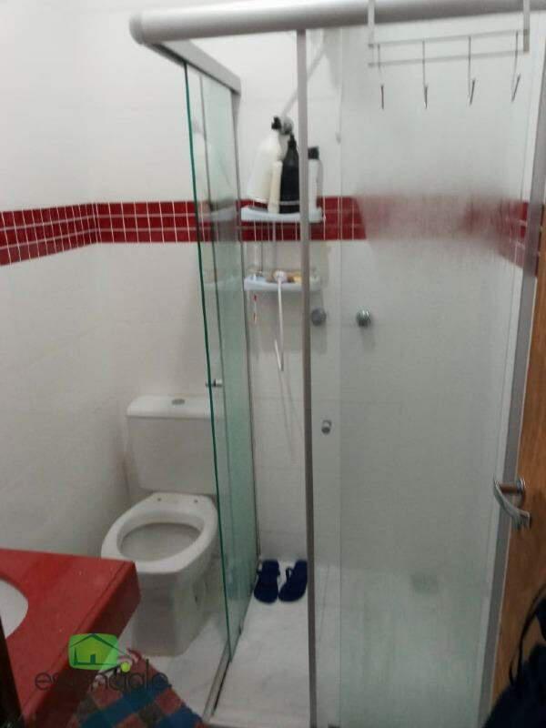 Casa, Industrial, 3 Quartos, 2 Vagas, 1 Suíte