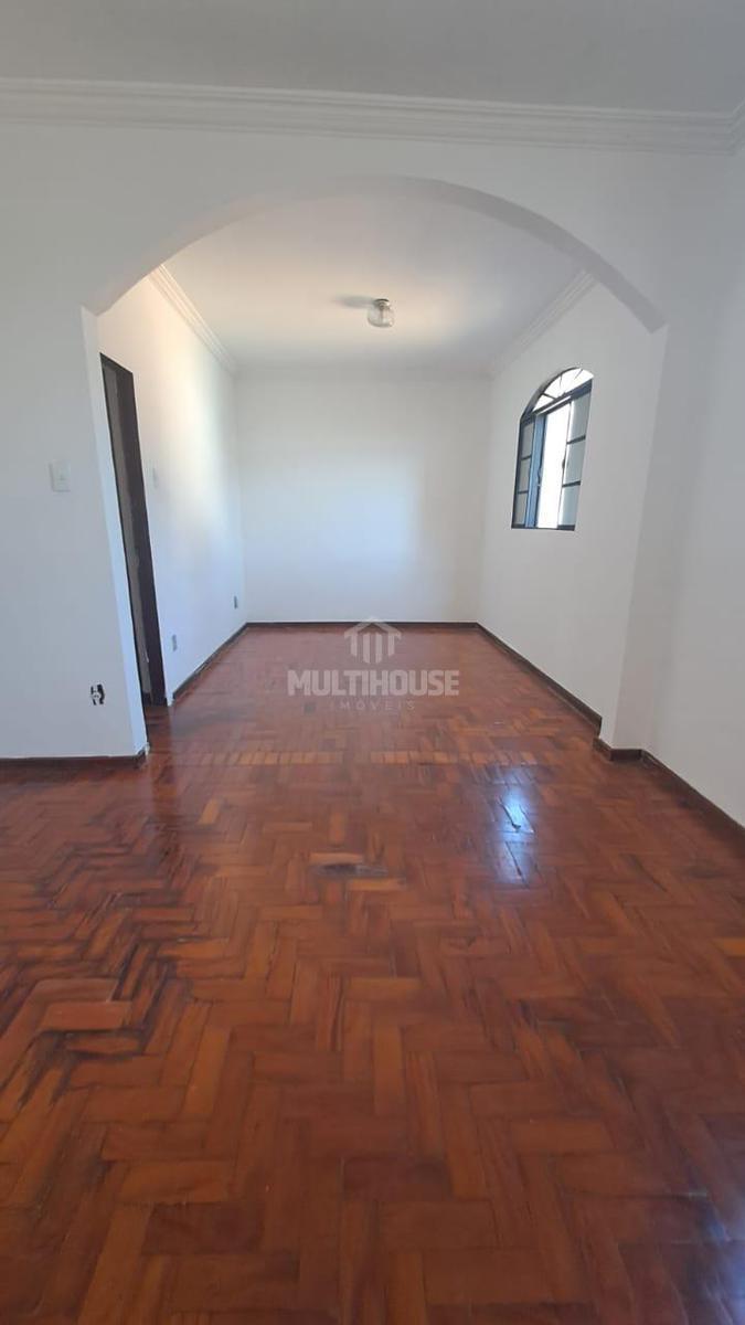 Casa, Candelária, 4 Quartos, 3 Vagas, 1 Suíte
