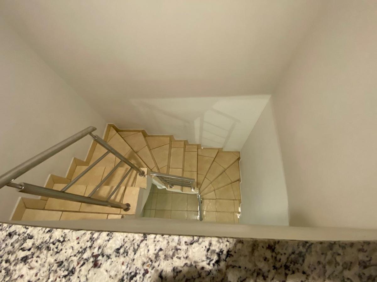 Casa, Santa Branca, 2 Quartos, 2 Vagas, 2 Suítes