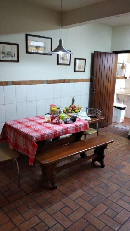 Casa, Centro, 4 Quartos, 3 Vagas, 1 Suíte