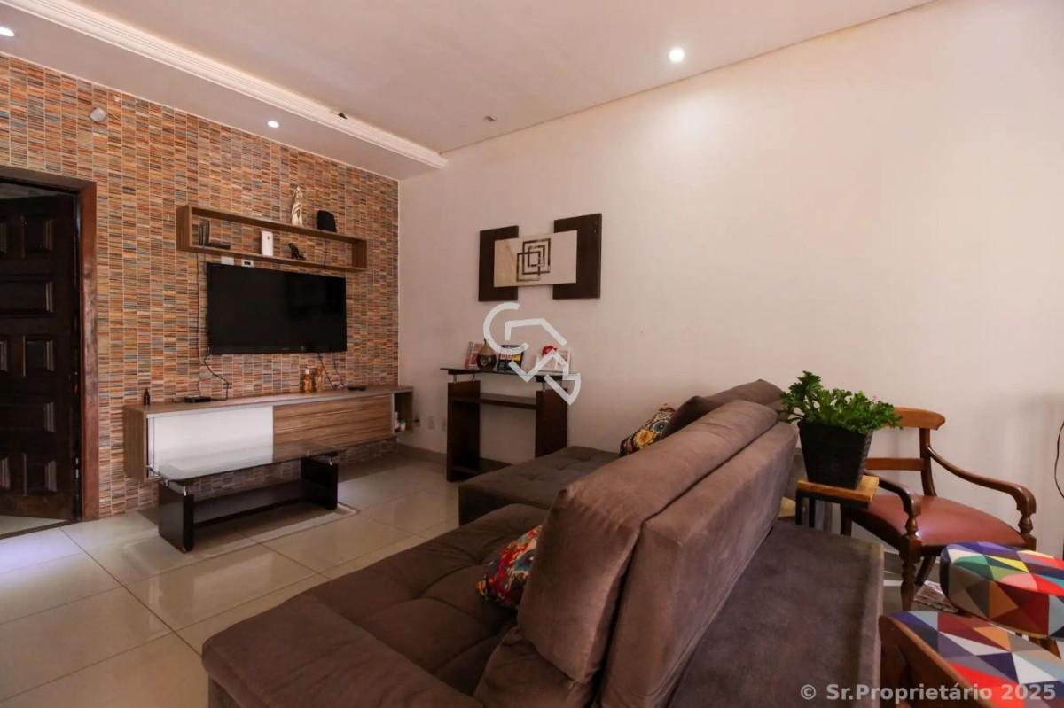 Casa, Horto, 6 Quartos, 2 Vagas, 5 Suítes