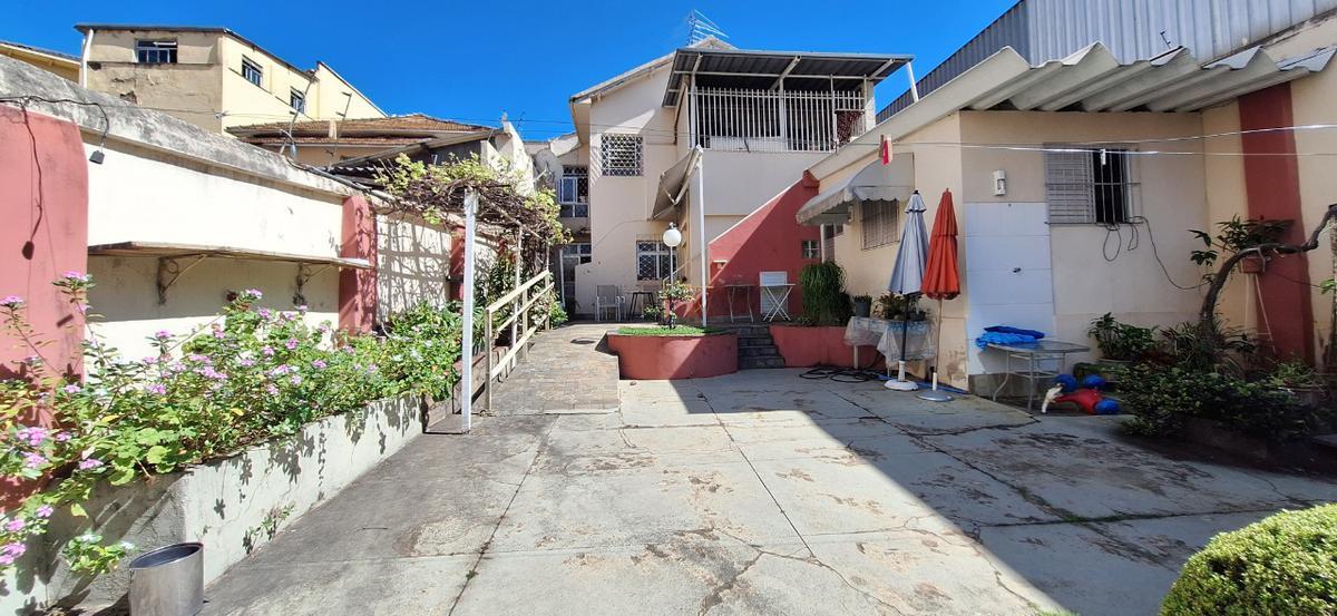 Casa, Floresta, 6 Quartos, 1 Vaga, 1 Suíte