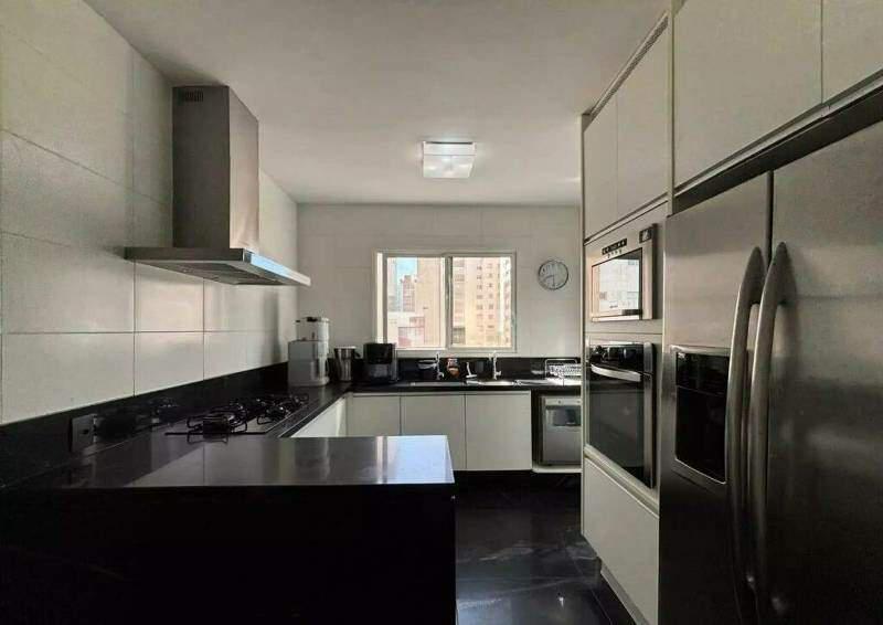 Apartamento, Funcionários, 4 Quartos, 4 Vagas, 2 Suítes