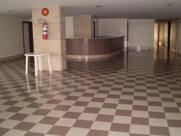 Sala, Funcionários, 1 Vaga