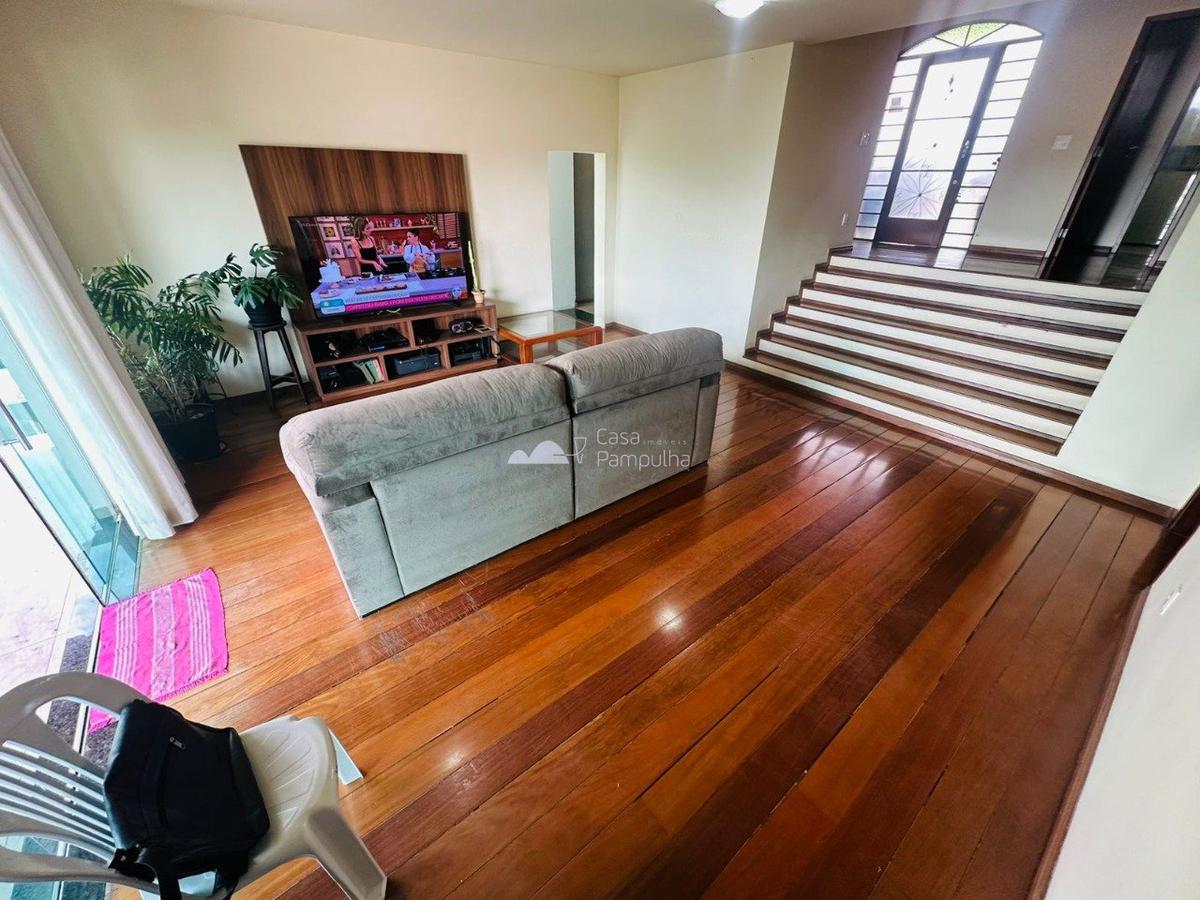 Casa, Santa Mônica, 2 Quartos, 4 Vagas, 1 Suíte