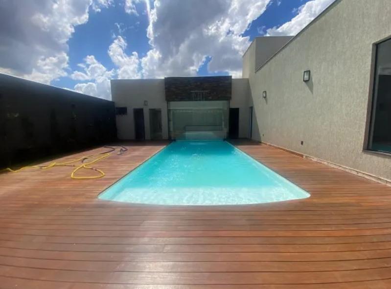Casa, Montreal, 3 Quartos, 4 Vagas, 3 Suítes