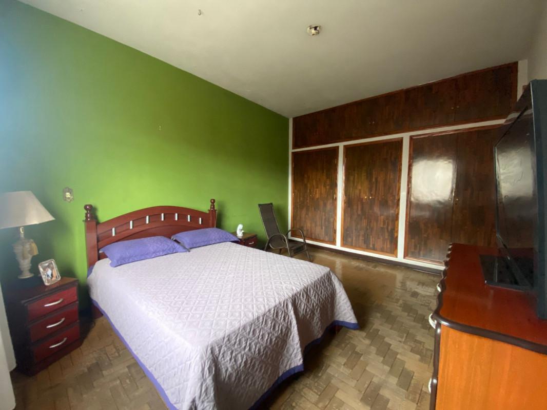 Casa, Centro, 5 Quartos, 2 Vagas